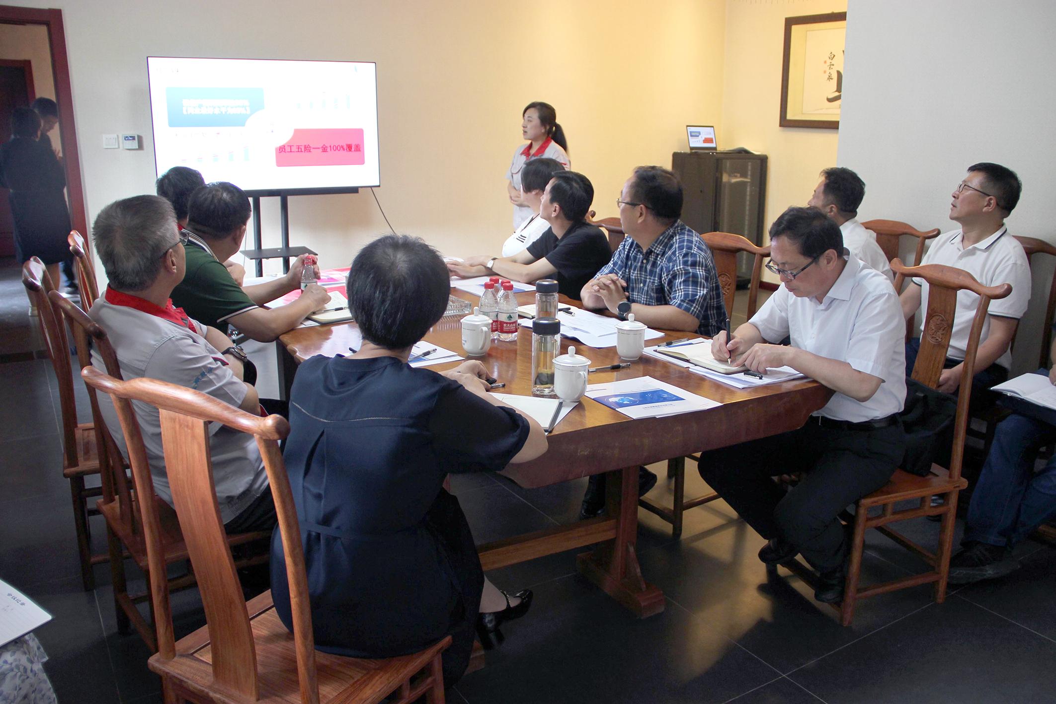 市委常委、統(tǒng)戰(zhàn)部部長(zhǎng)郝忠祥一行蒞臨我司參觀調(diào)研